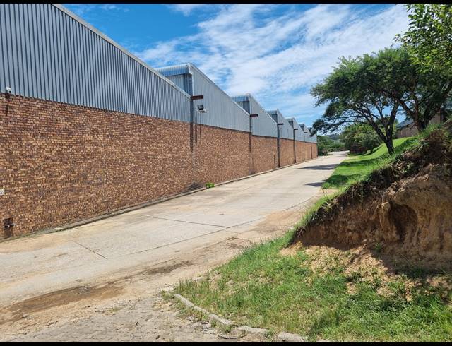 6,218M² WAREHOUSE TO LET IN ROCKY DRIFT